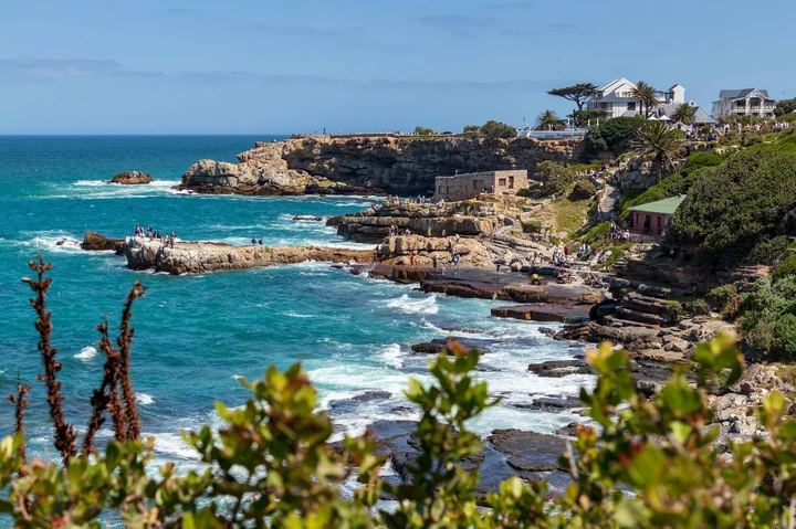 Spend your days soaking up the sun along the beautiful coastline of Hermanus
