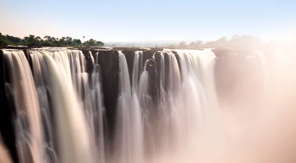 Explorez les Chutes Victoria !