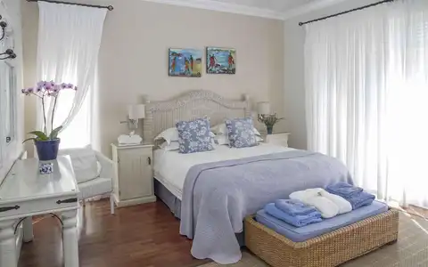 Admiralty Beach House