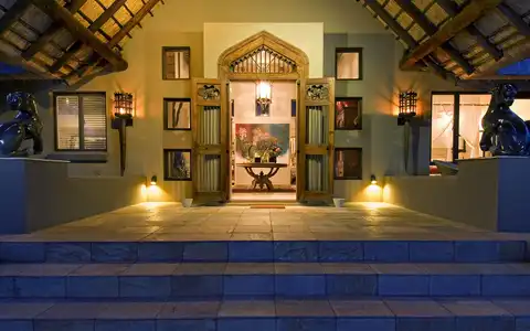Khaya Ndlovu Manor House