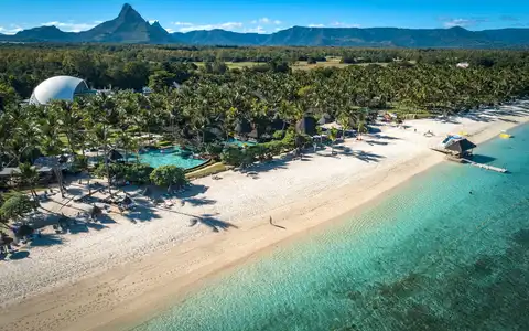 La Pirogue Hotel