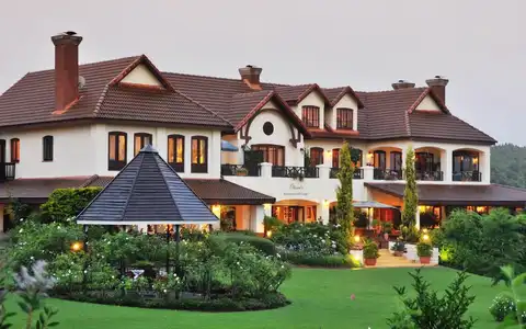 Oliver's Restaurant & Lodge