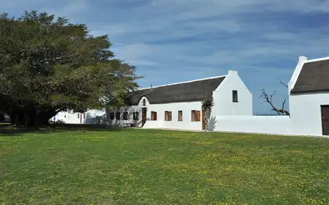 Opstal - Manor House & Stable Suites