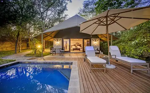 Savanna Safari Lodge