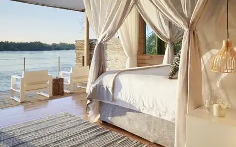 Victoria Falls Island Lodge